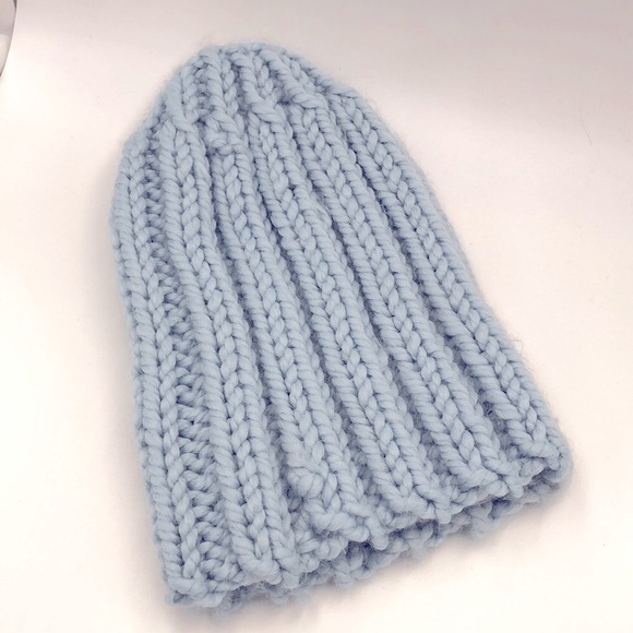 Women’s Knitted Winter Hat - Picture 1 of 2